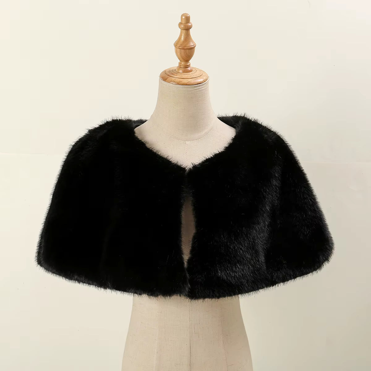 Châle en fausse Fourrure - La boutique son altesse